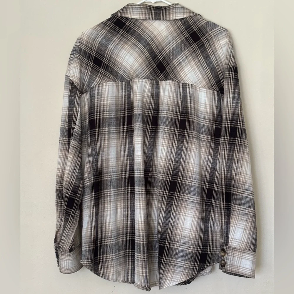 Ashley By 26 Plaid Button-Up Shirt - Picture 9 of 10